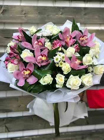 Букет цветов из: Розы и Хризантемы в Троицком Хабаровский край