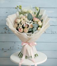Букет цветов из:  Розы и Лизиантусы в Троицком Хабаровский край