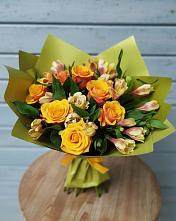 Букет цветов из:  Альстромерии и Розы в Троицком Хабаровский край
