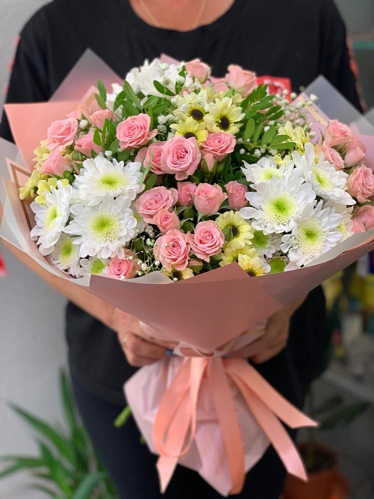 Букет цветов из: Розы и Хризантемы в Троицком Хабаровский край