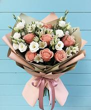 Букет цветов из:  Розы, Альстромерии и Лизиантусы в Троицком Хабаровский край
