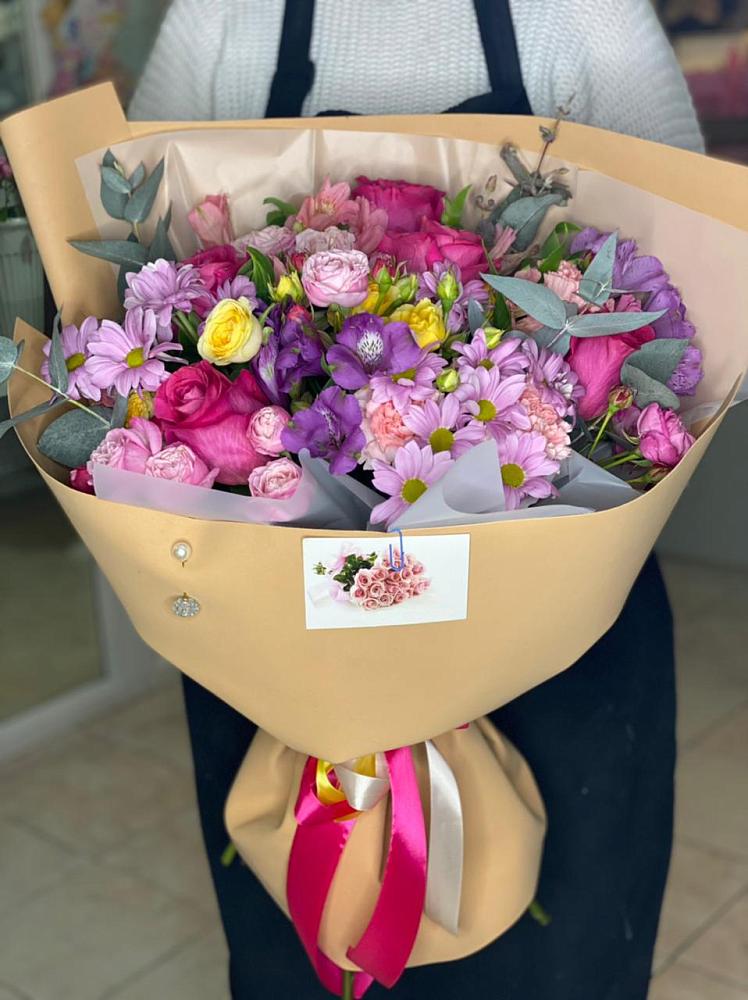 Букет цветов из: Хризантемы, Гвоздики и Альстромерии в Троицком Хабаровский край