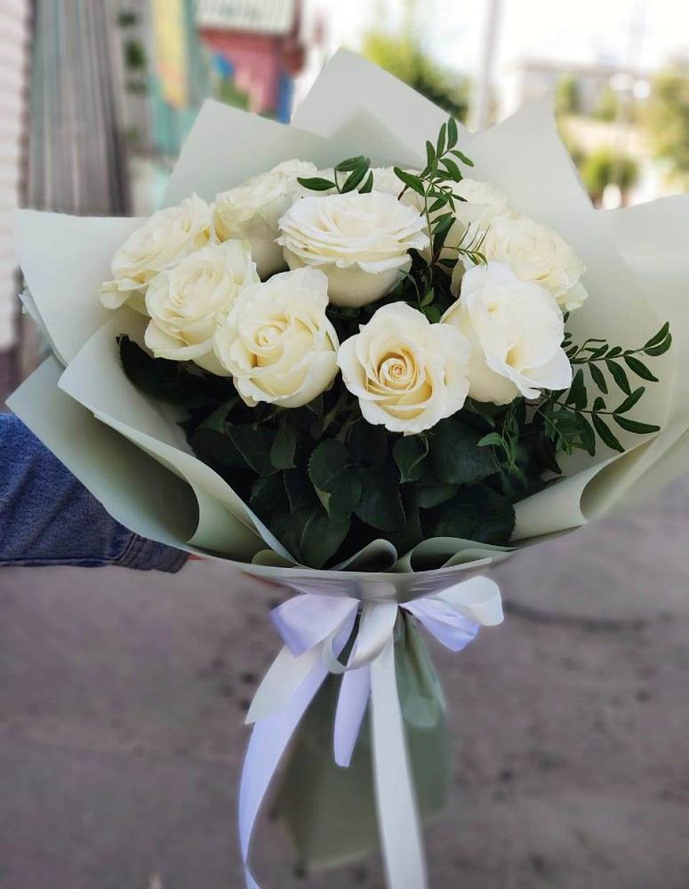 Букет Белые розы Проуд в Троицком Хабаровский край