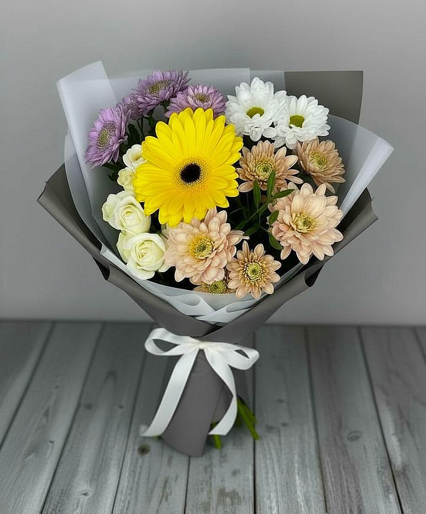 Букет цветов из: Розы, Герберы и Хризантемы в Троицком Хабаровский край