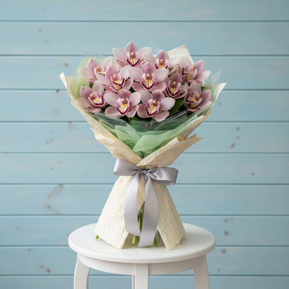 Букет цветов из: Орхидеи и Розы в Троицком Хабаровский край