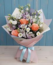 Букет цветов из:  Лизиантусы, Розы, Альстромерии и Гипсофила в Троицком Хабаровский край