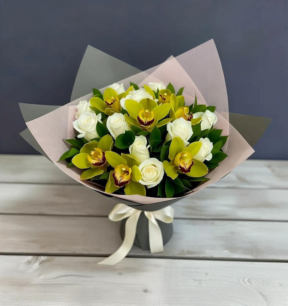 Букет цветов из: Орхидеи и Розы в Троицком Хабаровский край