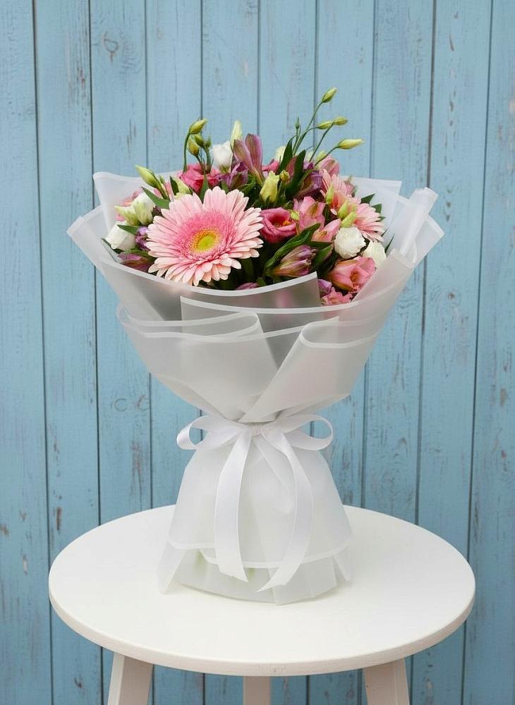 Букет цветов из: Герберы, Альстромерии и Лизиантусы в Троицком Хабаровский край