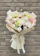 Букет цветов из:  Гвоздики, Розы, Лизиантусы и Хризантемы в Троицком Хабаровский край