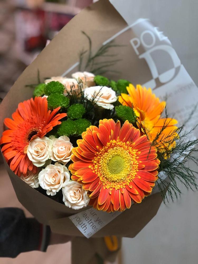 Букет цветов из: Герберы, Хризантемы и Розы в Троицком Хабаровский край