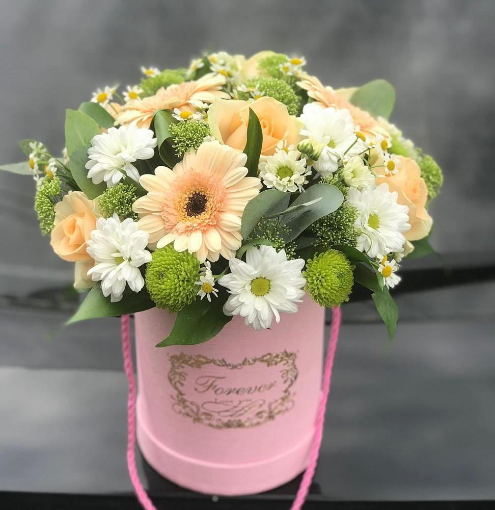 Цветочная композиция из Розы, Герберы и Хризантемы в шляпной коробке в Троицком Хабаровский край