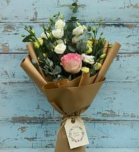 Букет цветов из:  Розы и Лизиантусы в Троицком Хабаровский край